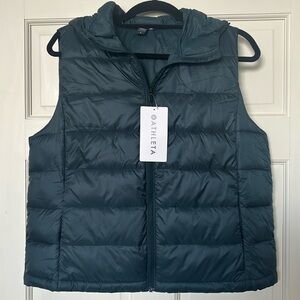 NWT Athleta cypress green aire puffer vest. Size L